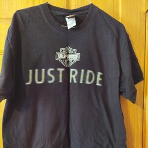 Mens Size Large, Harley Davidson T-shirt. Seacoast Harley, North Hampton. NH